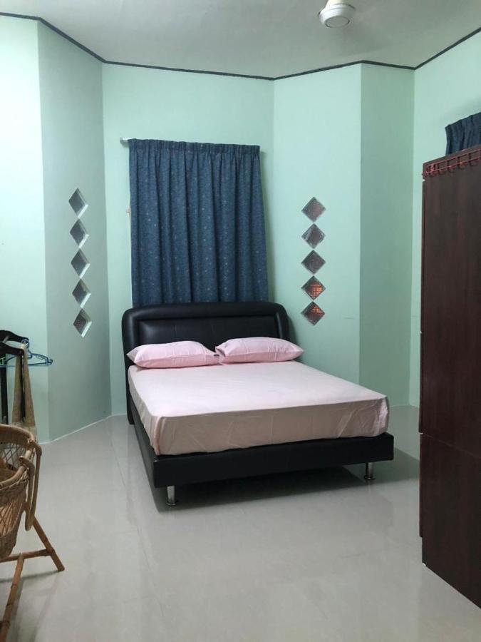 Afza Homestay Sura Free Unifi Kampong Sura Masjid Bagian luar foto